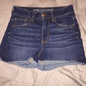 Stretchy shorts,Comfy,Dark wash.